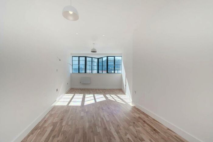 2 Bedroom Flat To Rent In Church Street, Central Croydon, Croydon, CR0