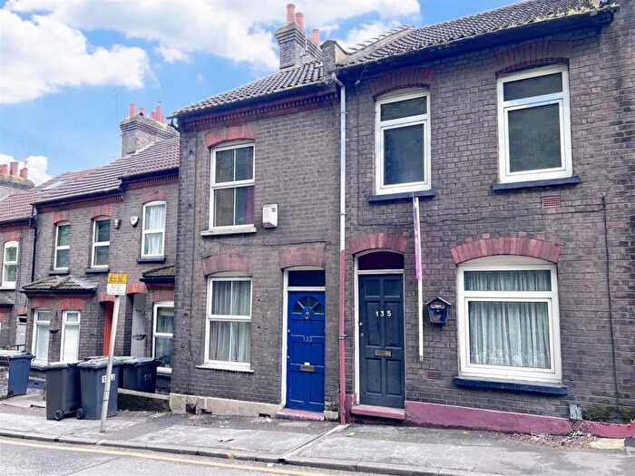 2 Bedroom Terraced House To Rent In Hitchin Road, Luton, LU2