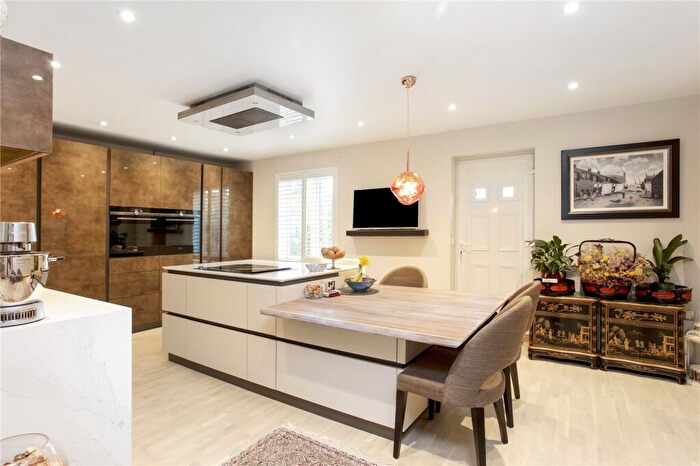 3 Bedroom Apartment To Rent In Trevelyan Court, Windsor, Berkshire, SL4