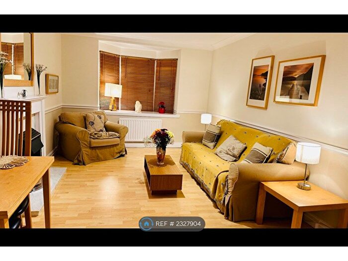 2 Bedroom Flat To Rent In Summerfield Village Court, Wilmslow, SK9