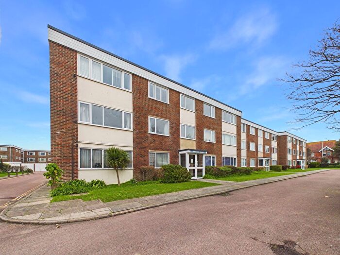 2 Bedroom Flat For Sale In Sheldon Court, Bath Road, Worthing, BN11