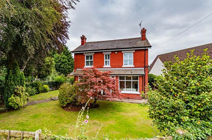 3 Bedroom Detached House For Sale In Warburton Lane, Partington, Manchester, M31