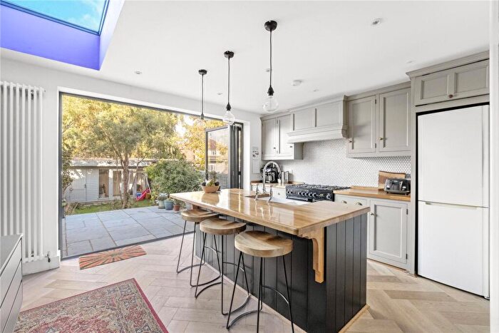 3 Bedroom Terraced House For Sale In Penrhyn Crescent, Walthamstow, London, E17