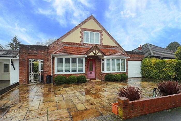 4 Bedroom Detached Bungalow For Sale In Parkfield Road, Ickenham, UB10