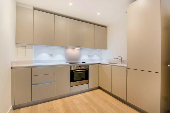 1 Bedroom Flat To Rent In Saffron Central Square, Croydon, CR0