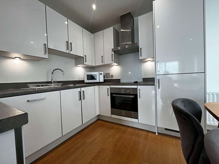 2 Bedroom Flat For Sale In Shackleton Way, London, E16