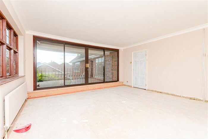 5 Bedroom Detached House For Sale In Hever Avenue, West Kingsdown, Sevenoaks, Kent, TN15