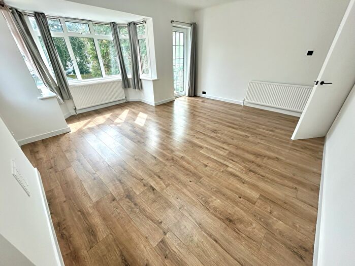 2 Bedroom Flat To Rent In Grove Road, Bournemouth, BH1