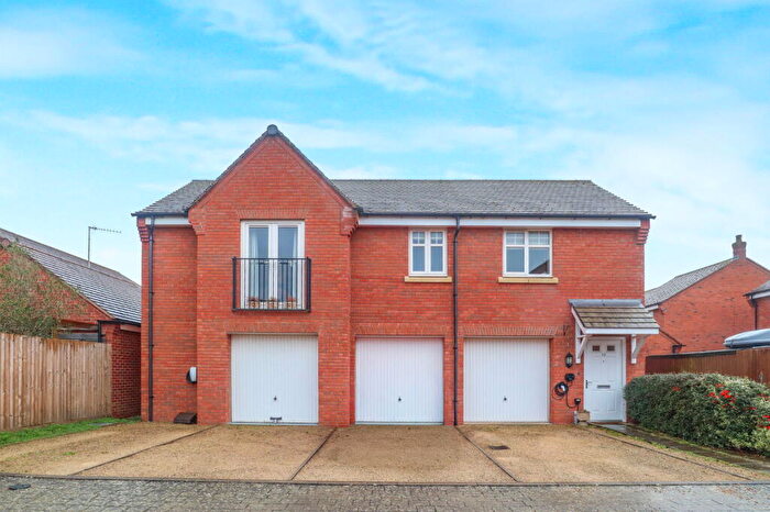 2 Bedroom Coach House For Sale In Marigold Road, Stratford-upon-avon, CV37