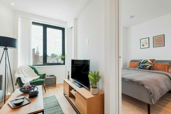 2 Bedroom Flat To Rent In Queens Road, Reading, RG1