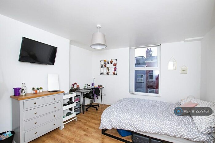 6 Bedroom Terraced House To Rent In Portman Rd, Liverpool, L15