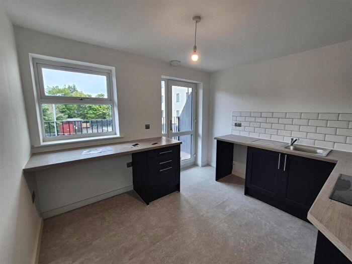 2 Bedroom Apartment To Rent In Ashton-Under-Lyne, OL6