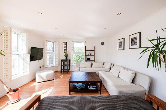 2 Bedroom Flat For Sale In Foundry Place, Whitechapel, E1