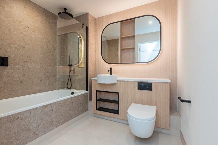 2 Bedroom Apartment To Rent In The Silkstream, West Hendon, NW9