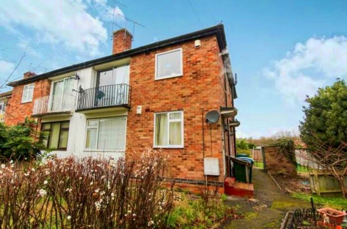 2 Bedroom Maisonette To Rent In Sunnybank Avenue, Stonehouse Estate, Coventry, CV3
