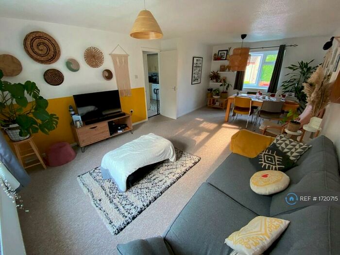 2 Bedroom Flat To Rent In Plantsman Close, Norwich, NR2
