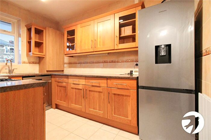 2 Bedroom Flat To Rent In Breakspears Road, London, SE4