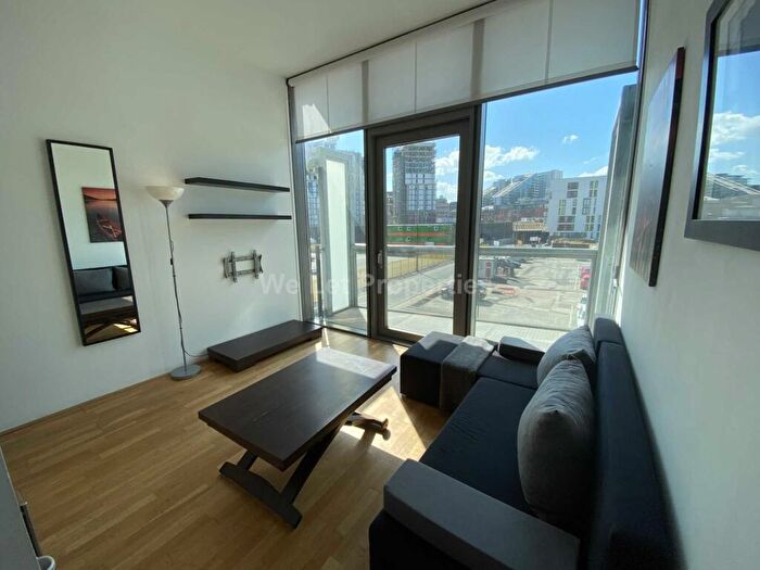 Apartment To Rent In Abito, Greengate, M3