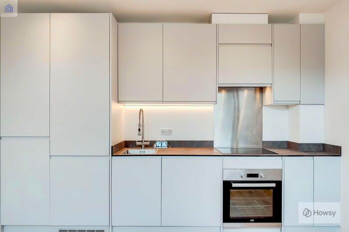 1 Bedroom Flat To Rent In Regent House, The Gore, Basildon, SS14