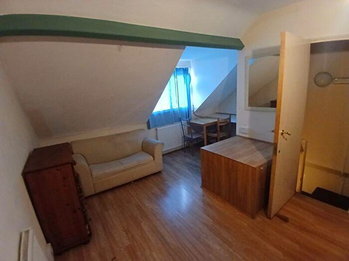 2 Bedroom Duplex To Rent In Granby Road, Leicester, LE2