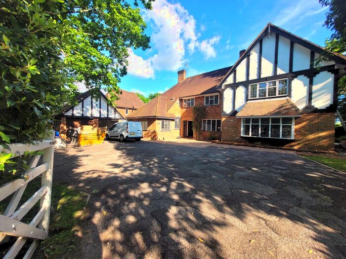 5 Bedroom Property To Rent In Dukes Wood Drive, Gerrards Cross, SL9