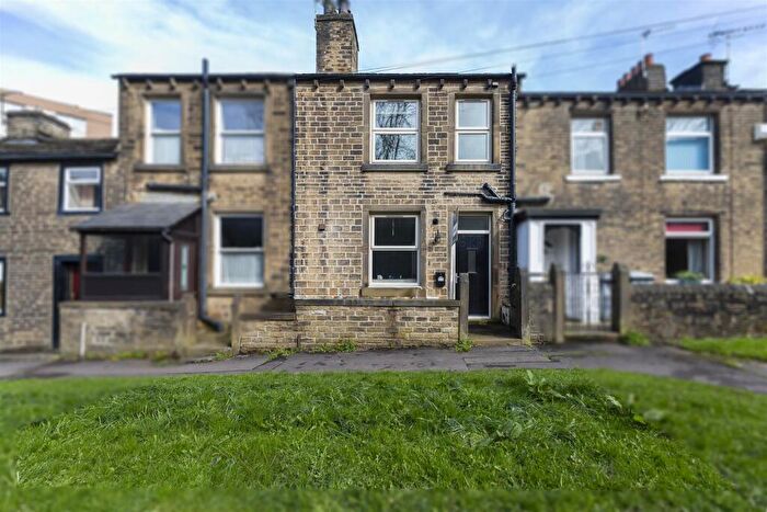 2 Bedroom Terraced House For Sale In West Street, Lindley, Huddersfield, HD3