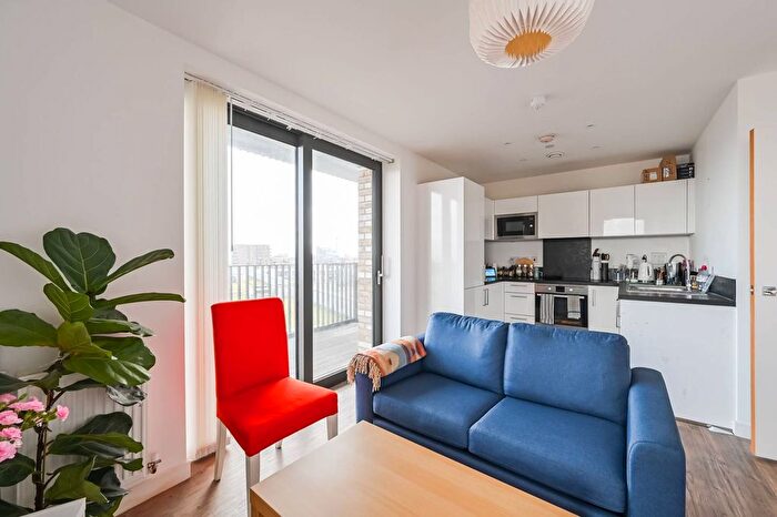 1 Bedroom Flat For Sale In Kingfisher Heights, Royal Docks, London, E16