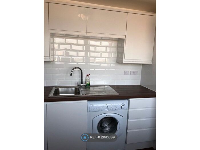 2 Bedroom Flat To Rent In Sovereign House, London, SE18