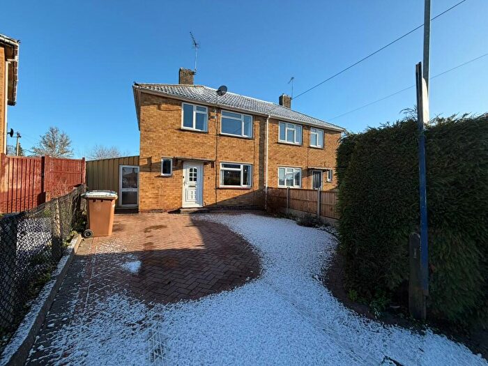 2 Bedroom Semi-Detached House For Sale In Butlins Close Daventry Northamptonshire, NN11