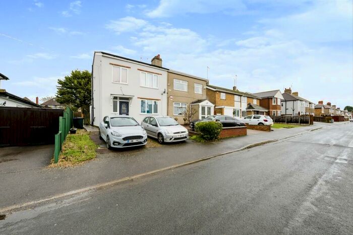 3 Bedroom House To Rent In Foxgrove Avenue, Northampton, NN2