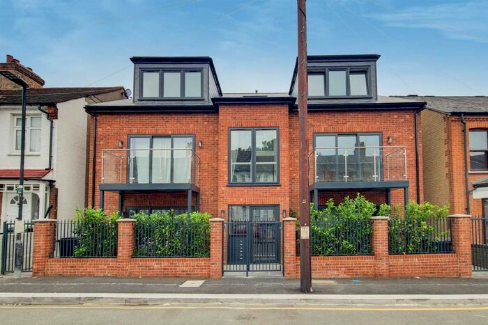 2 Bedroom Flat To Rent In Greyhound Road, Tottenham, London, N17