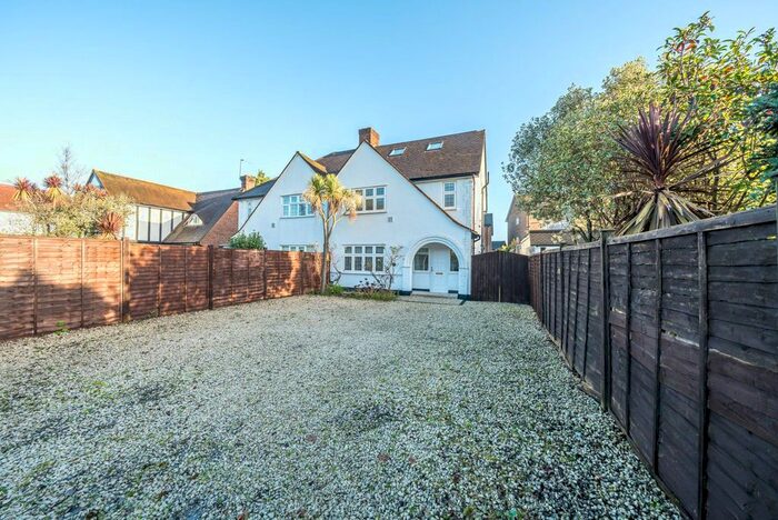 4 Bedroom Semi-Detached House To Rent In Malden Road, New Malden, KT3