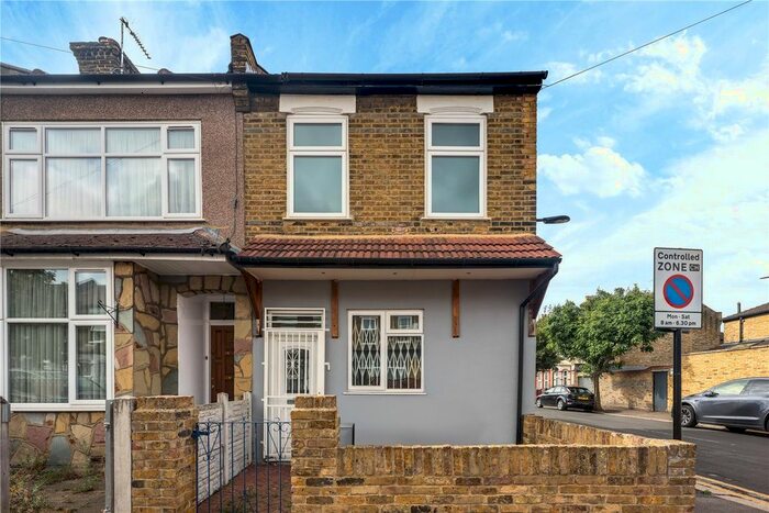 3 Bedroom End Of Terrace House To Rent In Selby Road, Leytonstone, London, E11