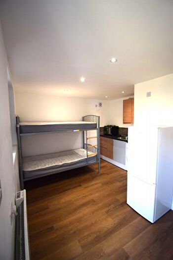 Studio To Rent In Dagenham, RM8