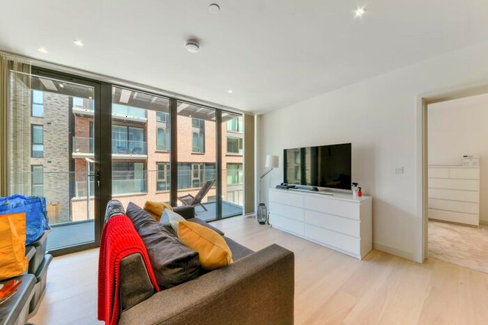 2 Bedroom Apartment To Rent In Echo Court, Royal Wharf, London, E16