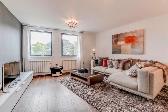 2 Bedroom Flat To Rent In Montpellier Terrace, Cheltenham, GL50