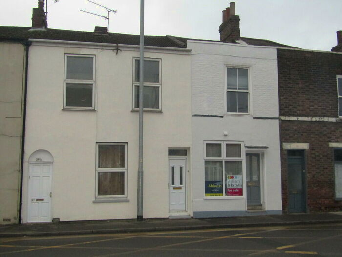 3 Bedroom Terraced House To Rent In Railway Road, King's Lynn, PE30