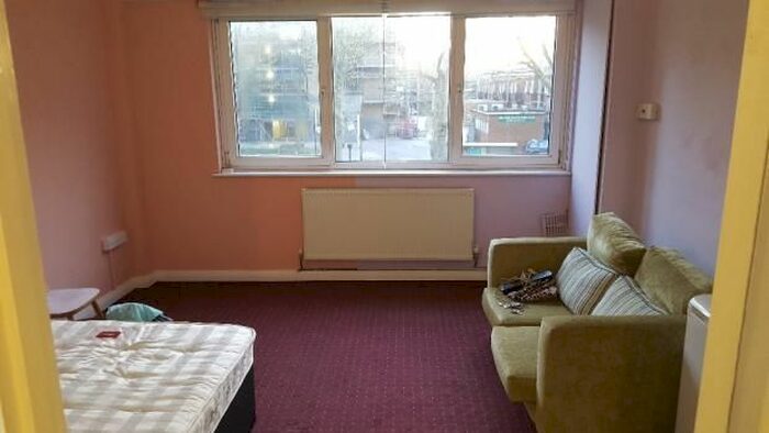 Studio To Rent In Kirby Estate, Southwark Park Road, (Zone 2) SE16, London,