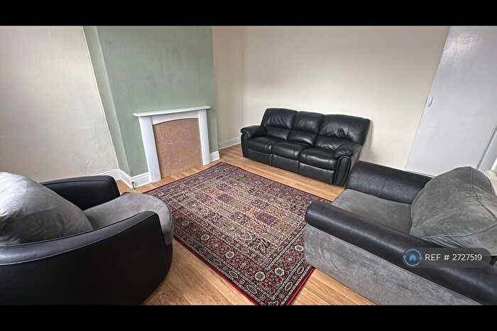 2 Bedroom Terraced House To Rent In Dobson Place, Leeds, LS11