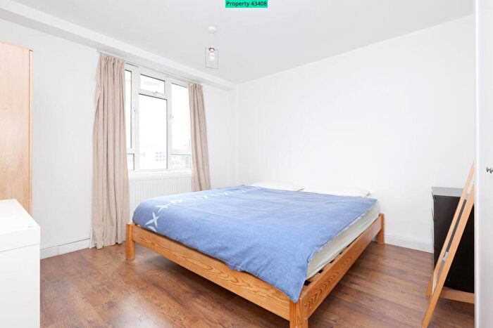 1 Bedroom Apartment To Rent In Sapperton Court, Gee Street, London, EC1V