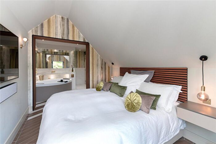2 Bedroom End Of Terrace House For Sale In Beresford Place, Trinity, Edinburgh, EH5