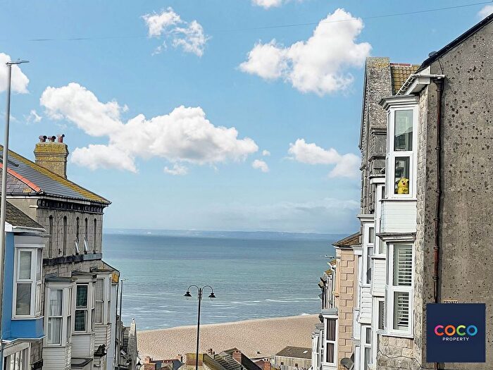 2 Bedroom Flat For Sale In Fortuneswell, Portland, Dorset, DT5