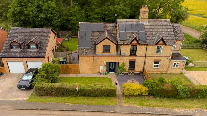 5 Bedroom Semi-Detached House For Sale In Hemington, Peterborough, PE8