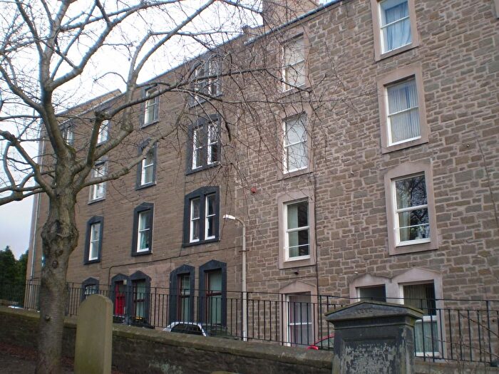 2 Bedroom Flat To Rent In St. Peter Street, Dundee, DD1