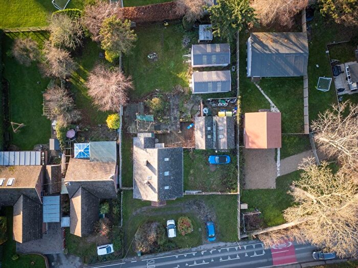 4 Bedroom Chalet For Sale In New Barn Road, Gravesend, DA13