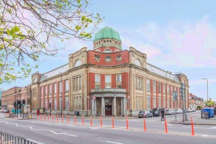 2 Bedroom Flat To Rent In Clarence Place, Newport, NP19