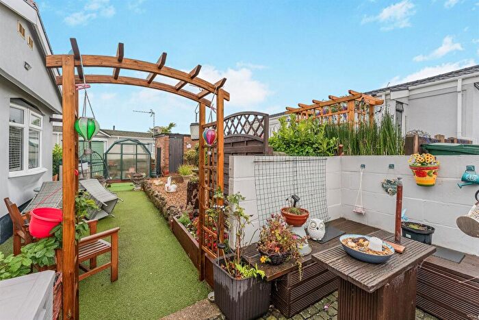 2 Bedroom Park Home For Sale In Orchard Park, Elton, Chester, CH2