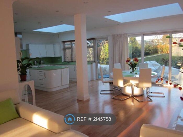 4 Bedroom Semi-Detached House To Rent In Mount Pleasant Road, London, NW10