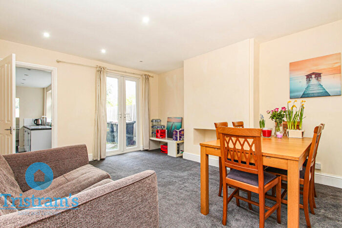 3 Bedroom Semi-Detached House To Rent In Fletcher Road, Beeston, NG9