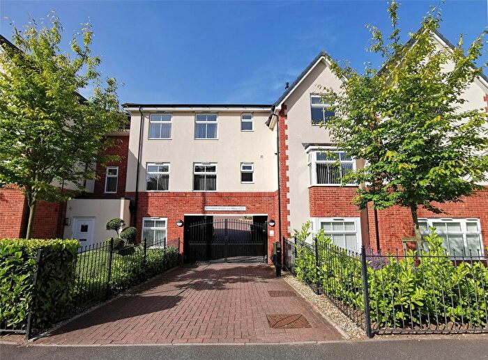 2 Bedroom Flat To Rent In Stratford Road, Shirley, Solihull, West Midlands, B90